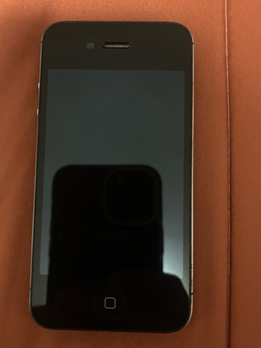 Apple Black iPhone 4/4s Smartphone with Metal Trim